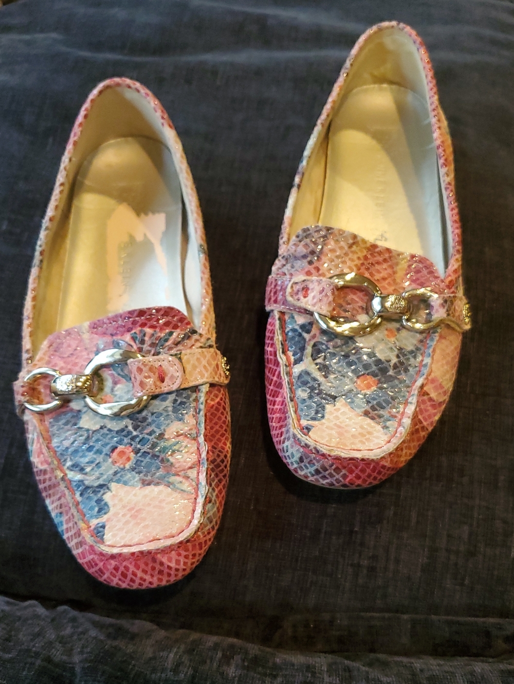 Anne Klein iFlex Women's Pink Multi-Color Floral Loafers with Gold Hardware 7M
